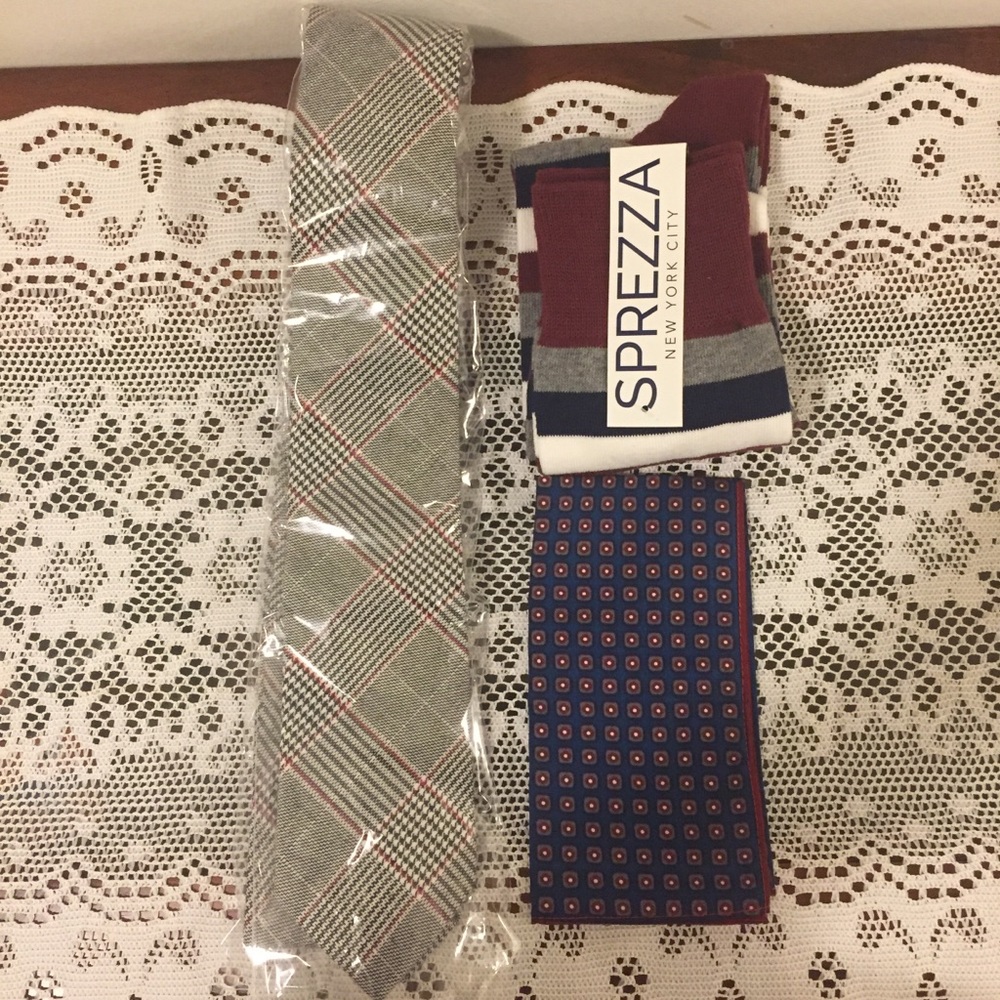 Sprezza 3 piece set tie, socks and pocket square.